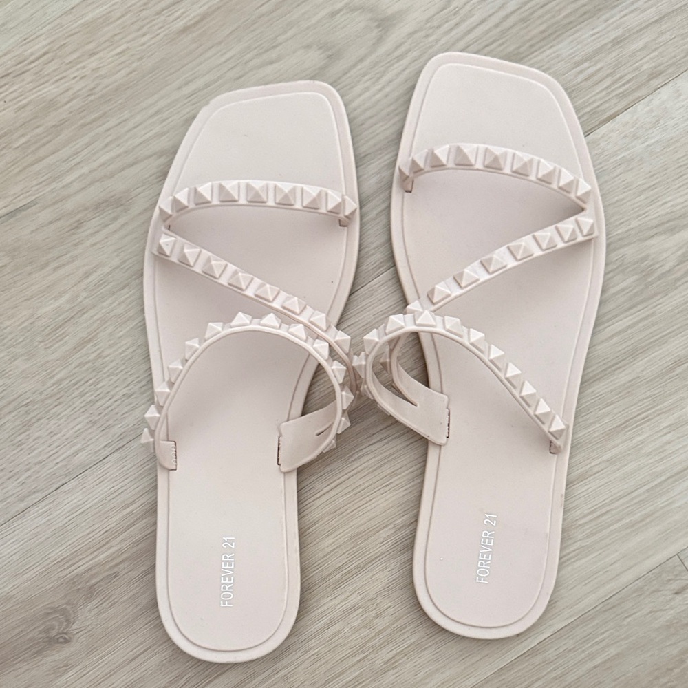 Forever 21 Women's Beige Studded Sandals